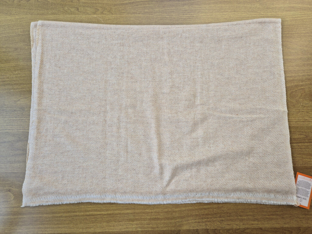 Zarter Kaschmir-Schal in Champagner-Rosé | feine Streifenstruktur | handgewebt von LWH | 69×198 cm